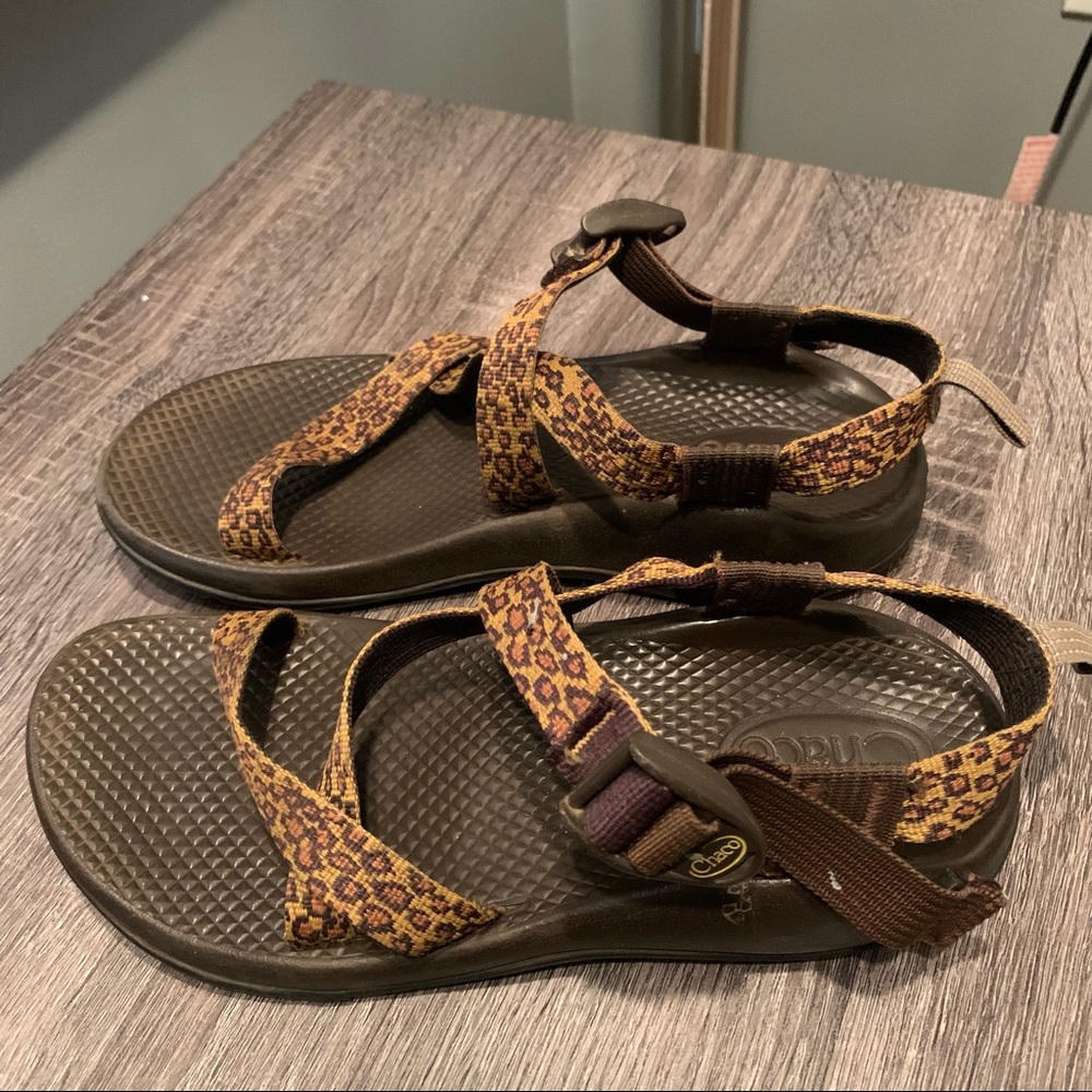 Chacos Leopard Cheetah Sandals Women’s 5